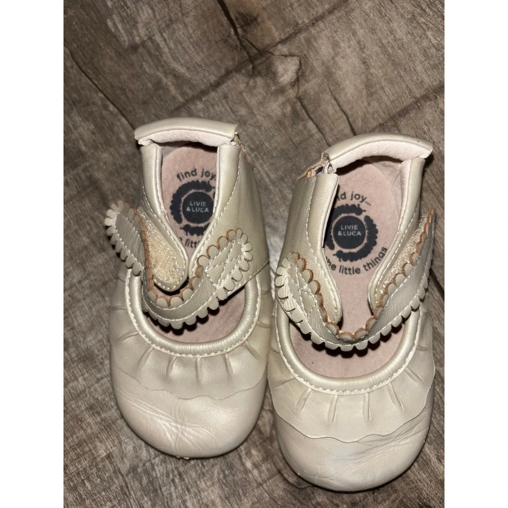 Livie & Luca Gold Leather Scalloped Mary Jane Shoes Baby Toddler Size 12-18 M